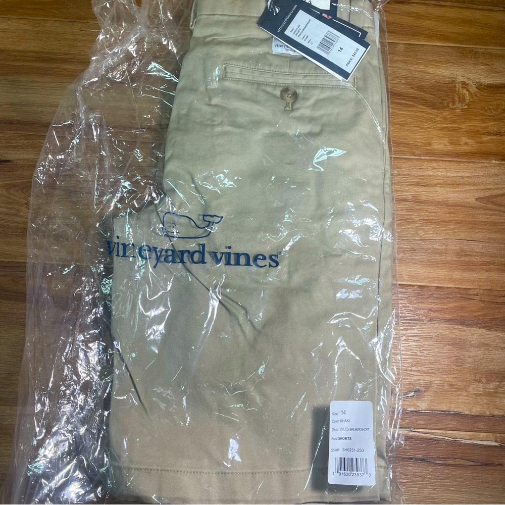NWT - Vineyard Vines Breaker Shorts - Khaki